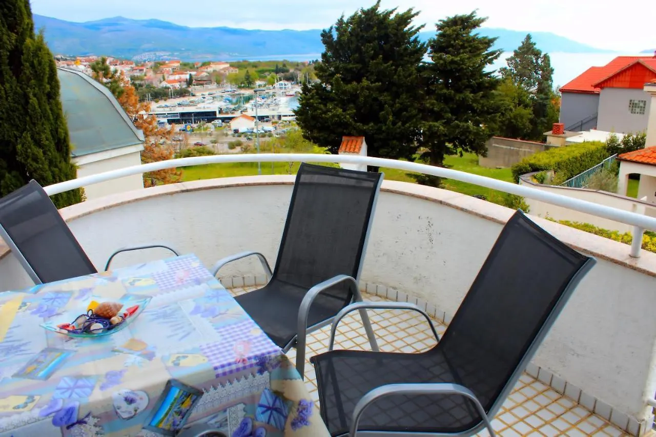 Apartment Nina A2+1 Novi Vinodolski