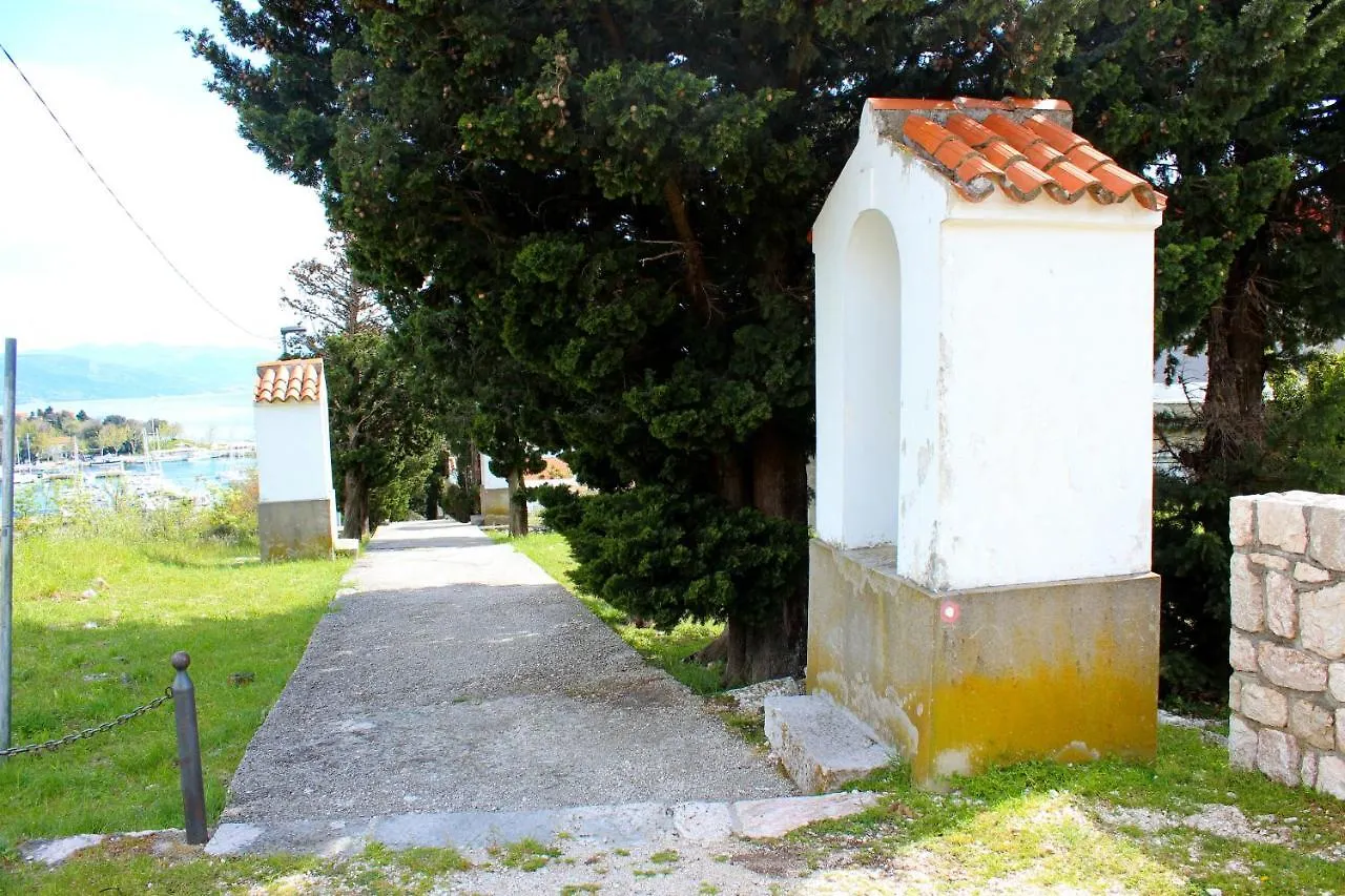 Apartment Nina A2+1 Novi Vinodolski 0*,