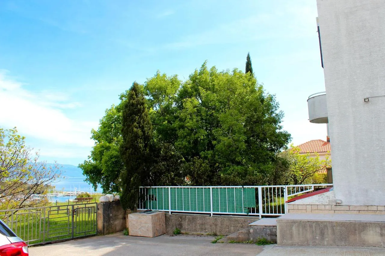 Apartment Nina A2+1 Novi Vinodolski