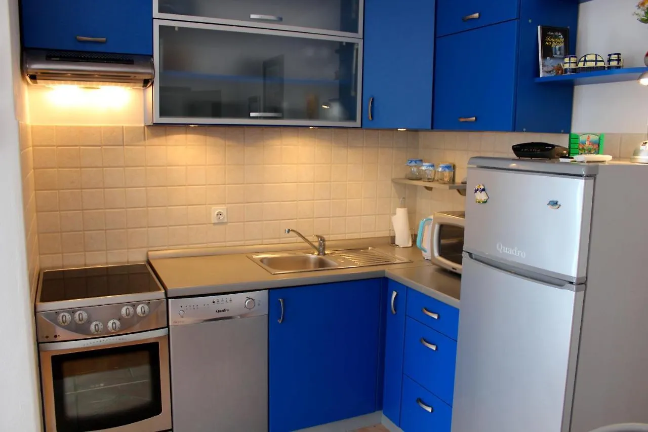 Apartment Nina A2+1 Novi Vinodolski 0*,  Croatia