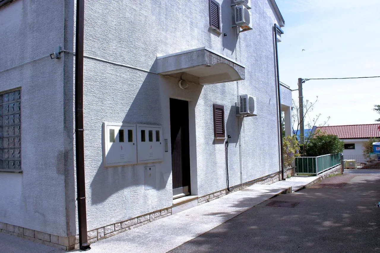 Apartment Nina A2+1 Novi Vinodolski 0*,  Croatia